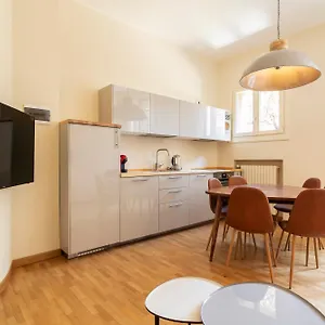 Residenza Cornaggia شقة ميلان